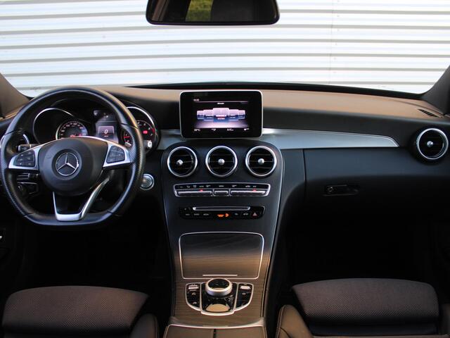 Mercedes-Benz C-KLASSE 180 Sport Edition | Stoelverwarming | AMG-styling | Camera | 18" LM | Elek. stoelverstelling | Dodehoek detectie | LED | Navi | PDC |