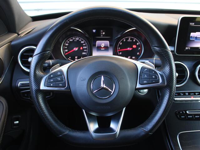Mercedes-Benz C-KLASSE 180 Sport Edition | Stoelverwarming | AMG-styling | Camera | 18" LM | Elek. stoelverstelling | Dodehoek detectie | LED | Navi | PDC |