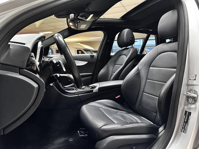 Mercedes-Benz C-KLASSE Estate 180 AMG Business Solution/ AMG-Pakket/ Panorama-Dak/ 18''LMV/ Zwarte-Hemel/ Camera/ Elek. Stoelen/ LED Koplampen/ Sportstoelen/ Elek. Kofferklep/ Bluetooth/ Multi. Sportstuur.