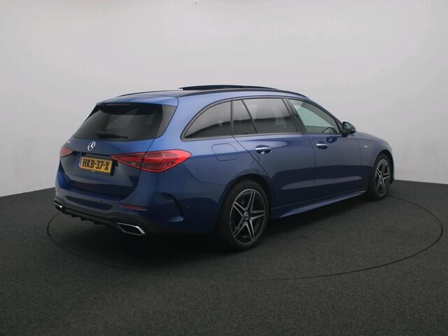 Mercedes-Benz C-KLASSE Estate 300 e Business Solution AMG AMG | Night Pakket | Panorama Schuif-Kanteldak | Alarm Klasse 3 | Distronic | Apple CarPlay | Sfeerverlichting | Memory voorstoelen. Inclusief 24 maanden MB Certified garantie voor Europa.