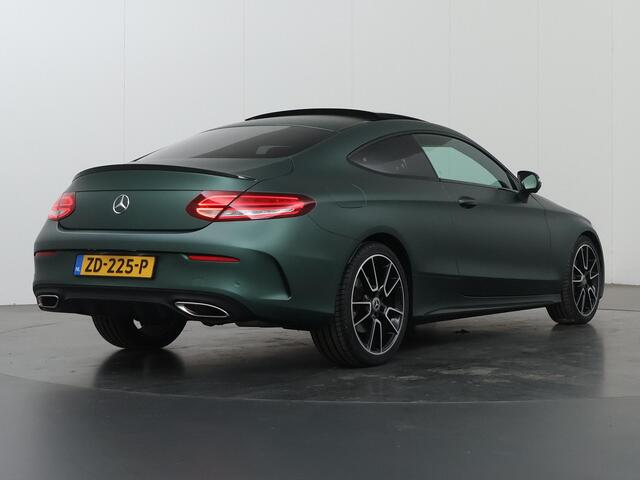 Mercedes-Benz C-KLASSE Coupé 300 AMG Premium Night | Panoramadak | Lederen bekleding | Burmester | 19" lichtmetalen velgen | Multibeam | Keyless |