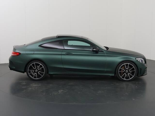 Mercedes-Benz C-KLASSE Coupé 300 AMG Premium Night | Panoramadak | Lederen bekleding | Burmester | 19" lichtmetalen velgen | Multibeam | Keyless |