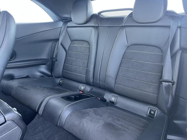 Mercedes-Benz C-KLASSE Cabrio 180 Advantage Pack / Lichtmetalen velgen 5-spaaks 18" / Voorstoelen verwarmd / Nekverwarming /