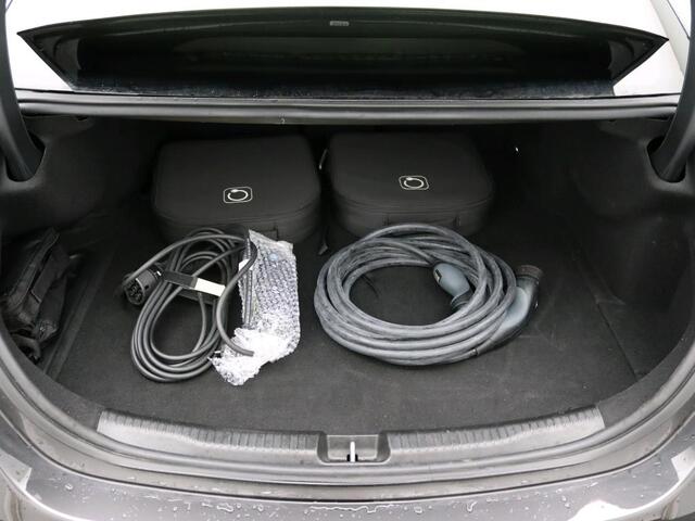 Mercedes-Benz C-KLASSE 300 e Business Solution AMG AMG Line | NIght Pakket | Panorama Schuifdak | 19 Inch AMG Velgen | Memory Voorstoelen. Inclusief 24 maanden MB Certified garantie voor Europa.