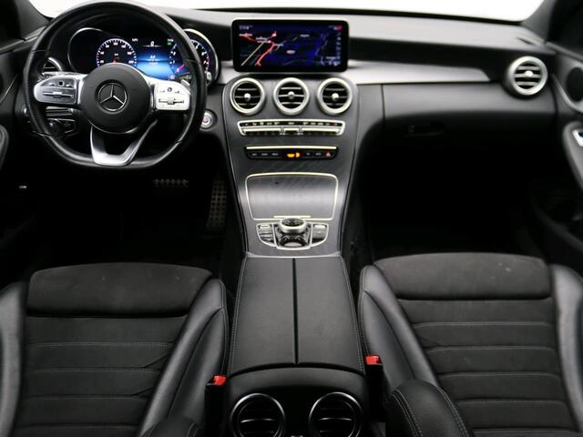 Mercedes-Benz C-KLASSE 180 AMG Nightpakket | Stoelverwarming | LED | Car Play | DAB | Digital Dashboard | Parkeerpakket met Camera | Inclusief 24 maanden Mercedes-Benz Certified garantie voor Europa.