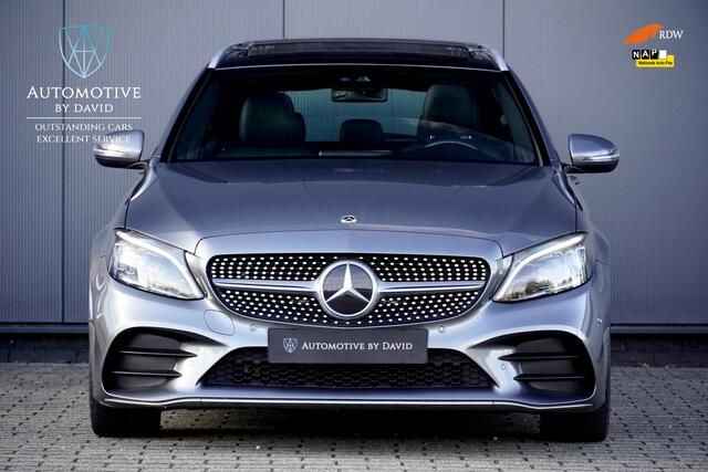 Mercedes-Benz C-KLASSE Estate C200 AMG LINE 184 pk BUS. SOLUTION AUTOMAAT / PANORAMADAK / MATRIX LED / LEDER / ACHTERUITRIJCAMERA / DIGI COCKPIT / NL AUTO / BTW AUTO / APPLE CARPLAY / SFEERVERLICHTING