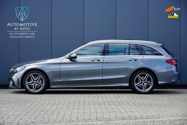 Mercedes-Benz C-KLASSE Estate C200 AMG LINE 184 pk BUS. SOLUTION AUTOMAAT / PANORAMADAK / MATRIX LED / LEDER / ACHTERUITRIJCAMERA / DIGI COCKPIT / NL AUTO / BTW AUTO / APPLE CARPLAY / SFEERVERLICHTING