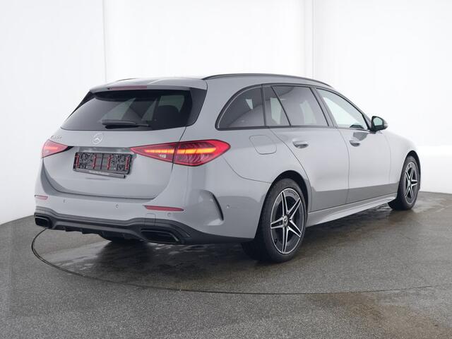 Mercedes-Benz C-KLASSE Estate 300 e AMG Plug-In Hybride AMG Line | Night Pakket | Memory Voorstoelen | Easy-Pack Achterklep | Stuur en Stoelverwarming. Inclusief 24 maanden Mercedes-Benz Certified garantie voor Europa.