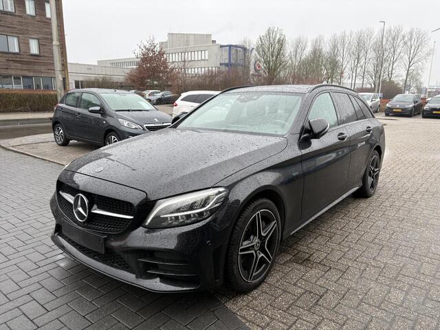 Mercedes-Benz C-KLASSE Estate 300e T AMG Line | Plug-in Hybride | PHEV | Panoramadak | Stoelverwarming | Achteruitrijcamera | Eektrisch vestelbare stoelen | Dealer onderhouden