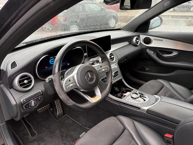 Mercedes-Benz C-KLASSE Estate 300e T AMG Line | Plug-in Hybride | PHEV | Panoramadak | Stoelverwarming | Achteruitrijcamera | Eektrisch vestelbare stoelen | Dealer onderhouden