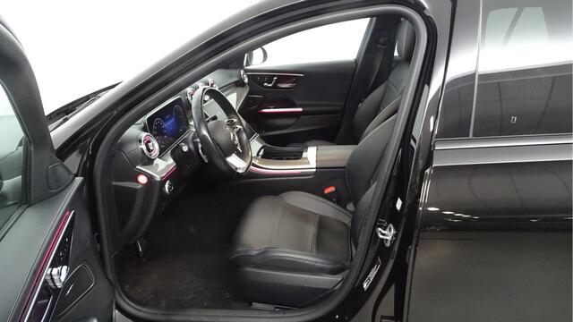 Mercedes-Benz C-KLASSE Estate 300 e AMG Line: Pano / schuifdak, HUD, elec verst stoelen met geheugen, stoelverw en ventilatie, eco ass, act stuur ass, act rijstrook ass, act rem ass, act spoor ass, act dode hoek ass, verkeersteken ass, verkeerslicht weergave, park ass, wasstraa