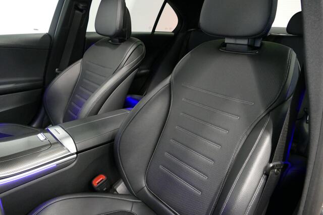 Mercedes-Benz C-KLASSE 300 e AMG Line / C63s AMG Diffuser / Panamericana Grille / Panoramadak / Elektr. verstelbare voorstoelen + memory / Digital Light (Laser) / Stoelverwarming / Ambienteverlichting Plus / Apple Carplay - Android Auto / Rondomzichtcamera / HUD / 20'' LMV / Ac