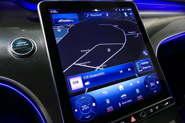 Mercedes-Benz C-KLASSE 300 e AMG Line / C63s AMG Diffuser / Panamericana Grille / Panoramadak / Elektr. verstelbare voorstoelen + memory / Digital Light (Laser) / Stoelverwarming / Ambienteverlichting Plus / Apple Carplay - Android Auto / Rondomzichtcamera / HUD / 20'' LMV / Ac