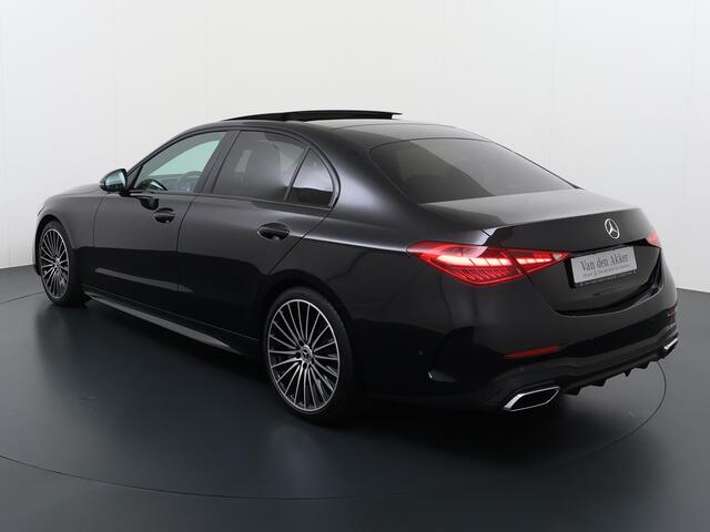 Mercedes-Benz C-KLASSE 200 AMG // Panoramadak // Trekhaak // Carplay // Camera // Nightpakket // Alarm // 19 inch // Sfeerverlichting