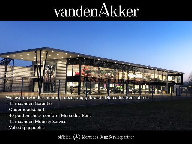 Mercedes-Benz C-KLASSE 200 AMG // Panoramadak // Trekhaak // Carplay // Camera // Nightpakket // Alarm // 19 inch // Sfeerverlichting