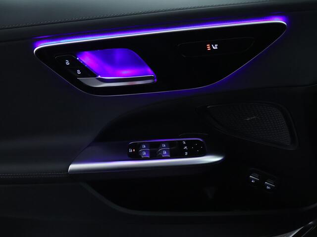 Mercedes-Benz C-KLASSE Estate 300 e AMG Plug-In Hybride AMG Line | Night Pakket | Trekhaak | Panorama Schuif-Kanteldak | Dodehoek Assist. Inclusief 24 maanden MB Certified garantie voor Europa.