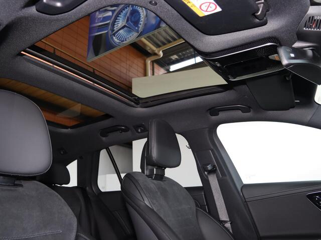 Mercedes-Benz C-KLASSE Estate 300 e Business Solution AMG | Night | Panoramadak | AMG Line Plus | Trekhaak | Head-up | Burmester |