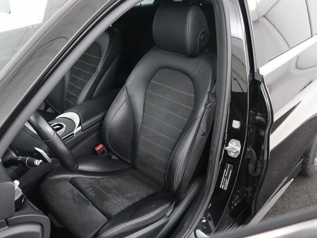 Mercedes-Benz C-KLASSE 160 AMG Limited | Stoelverwarming | Leder/Alcantara | Trekhaak | Full LED | Park Assist | Camera | Navigatie | Climate control | Bluetooth | Cruise control