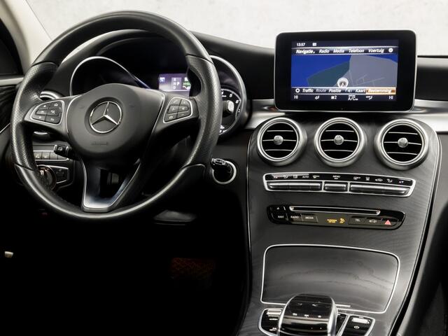 Mercedes-Benz C-KLASSE 350 e Sport 279Pk Automaat (SCHUIFDAK, NAVIGATIE, LUCHTVERING, CAMERA, GETINT GLAS, ELEK SPORTSTOELEN, STOELVERWARMING, SFEERVERLICHTING, NIEUWE APK, NIEUWSTAAT)