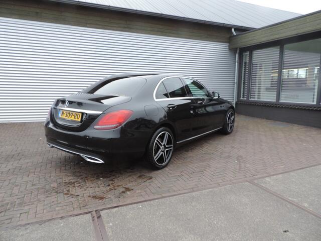 Mercedes-Benz C-KLASSE 180 Business Solution Plus Upgrade Edition
