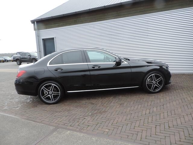 Mercedes-Benz C-KLASSE 180 Business Solution Plus Upgrade Edition