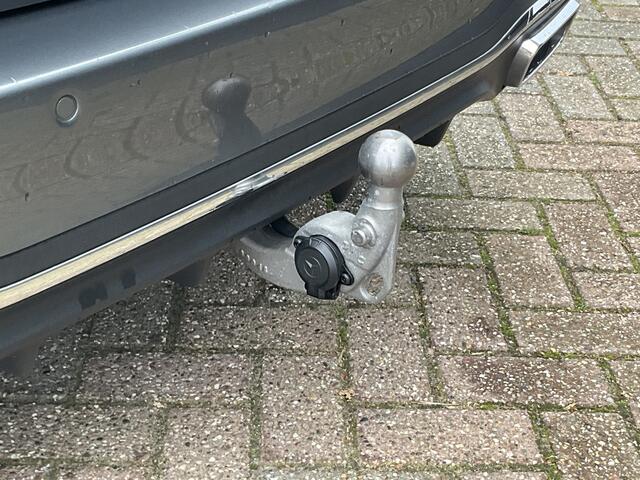 Mercedes-Benz C-KLASSE Estate 180 AMG Line Pano Burmester Memory HUD Trekhaak Leer Verw+Ventilatie BOMVOL!