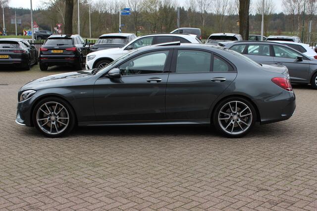 Mercedes-Benz C-KLASSE 450 AMG 4MATIC / Schuifdak / Camera / Head-up / Designo Leder / Sfeerverlichting / 19'' / Burmester / Memory seats / Keyless / Dodehoek / DAB / Stoelverwarming / Cruise Control / Alarm Klasse 3 / COMAND