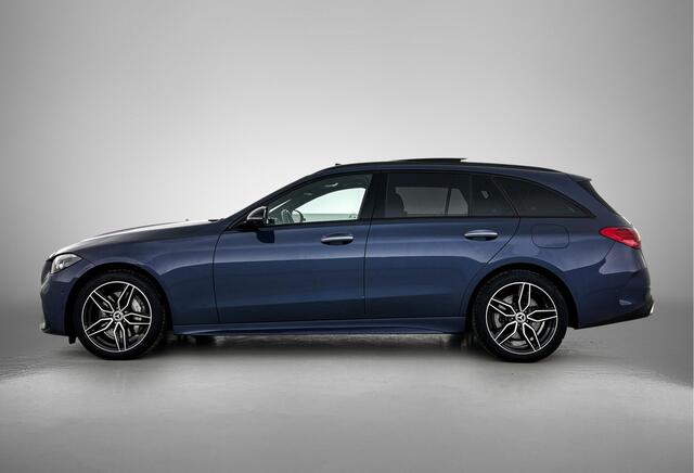 Mercedes-Benz C-KLASSE Estate 300 e AMG Plug-In Hybride AMG Line | Night Pakket | Panorama Schuif-Kanteldak | Trekaak | Parkeerpakket met 360°-camera. Inclusief 24 maanden MB Certified garantie voor Europa.