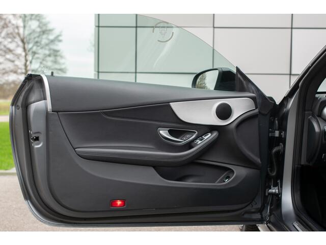 Mercedes-Benz C-KLASSE Coupé 200 AMG Night|Manufaktur|LED|19"|New Service