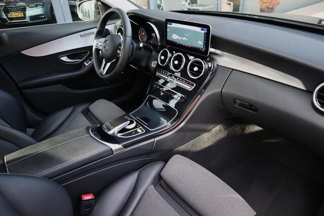 Mercedes-Benz C-KLASSE 200 Business Solution Plus Upgrade Edition 198 PK Schuifdak Sportstoelen Navi pro. Trekhaak Camera Etc. Etc.