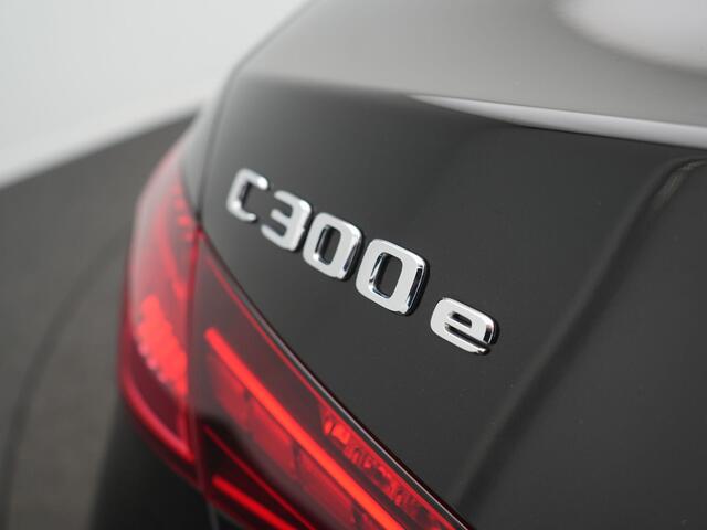 Mercedes-Benz C-KLASSE 300 e AMG Line - RIJKLAARPRIJS - Elektrisch Glazen Schuif-/Kanteldak - 360 graden Camera - Head-Up Display