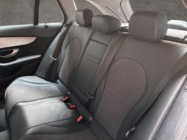 Mercedes-Benz C-KLASSE 180 Sport 156Pk automaat (NAVIGATIE, CAMERA, CRUISE, SPORTSTOELEN, LED KOPLAMPEN, NIEUWE APK, NIEUWSTAAT)
