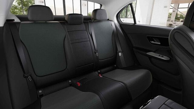 Mercedes-Benz C-KLASSE 200 Launch Edition Luxury Line | Sfeerverlichting | Stoelverwarming | Achteruitrijcamera |