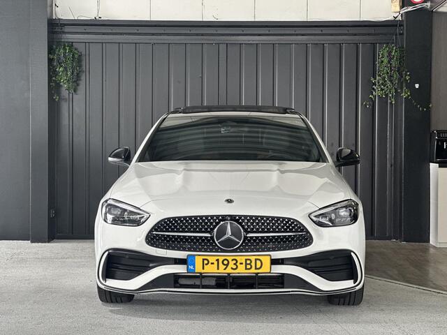 Mercedes-Benz C-KLASSE 300 e AMG Line | AMG-styling | Panorama-dak | Sfeerverlichting | 360 Camera | Carplay | Cruise Control Adaptief |