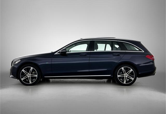 Mercedes-Benz C-KLASSE Estate 300 e Plug-In Hybride Panorama Schuif-Kanteldak | Achteruitrijcamera | Ledkoplampen | Easy Pack Achterklep | Stoelverwarming. Inclusief 24 maanden MB Certified garantie voor Europa.