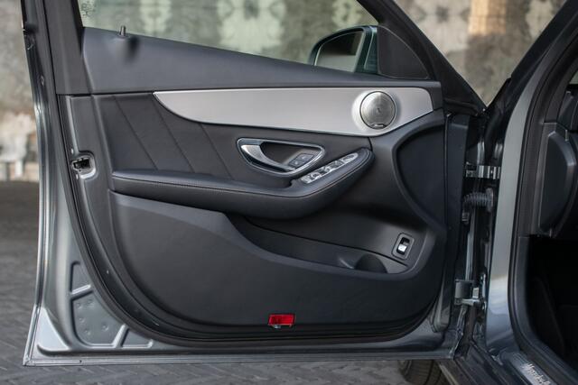 Mercedes-Benz C-KLASSE Estate 180 AMG Sport Edition Leder|Sfeerverlichting|Aut-kofferklep|LED|19"|New Service/APK