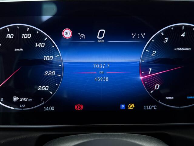 Mercedes-Benz C-KLASSE 180 AMG LINE Panoramadak / Carplay / Burmester / Night Package / Camera