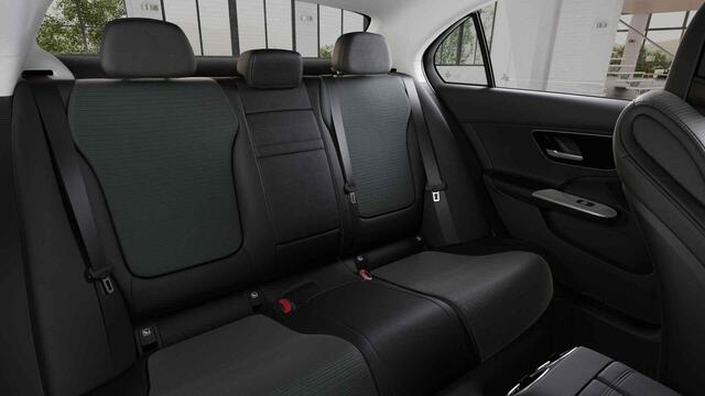 Mercedes-Benz C-KLASSE 200 Launch Edition Luxury Line | Distronic | Getint glas | Stoelverwarming |