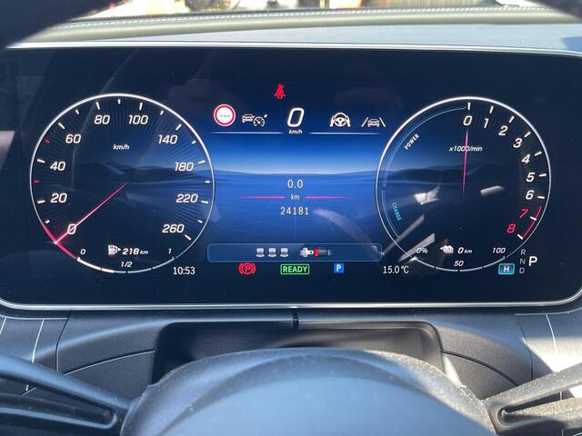 Mercedes-Benz C-KLASSE Estate 300 e Star Edition AMG Line 18"/Panoramadak/Trekhaak/Stuur + stoelverwarming/Adaptieve cruise/Dodehoek/Sfeerverlichting premium/Elektrische klep/Apple Carplay & Android Auto
