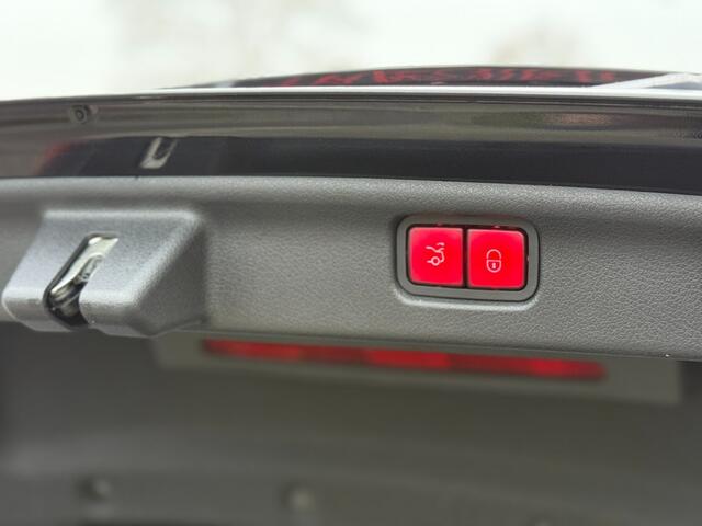 Mercedes-Benz C-KLASSE 180 C63 Pano Burmester HUD 360 Camera