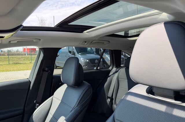 Mercedes-Benz C-KLASSE Estate 300 de Plug-In Hybrid Avantgarde Panoramadak Distronic Trekhaak LED Memory Camera