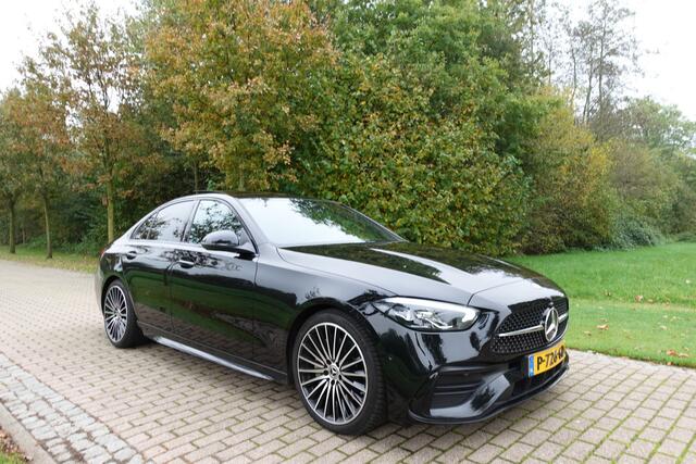 Mercedes-Benz C-KLASSE 200 Launch Edition AMG Line | 360° Camera | Panoramadak | Trekhaak | Sfeerverlichting |