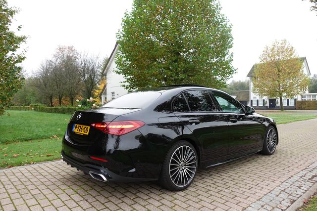 Mercedes-Benz C-KLASSE 200 Launch Edition AMG Line | 360° Camera | Panoramadak | Trekhaak | Sfeerverlichting |