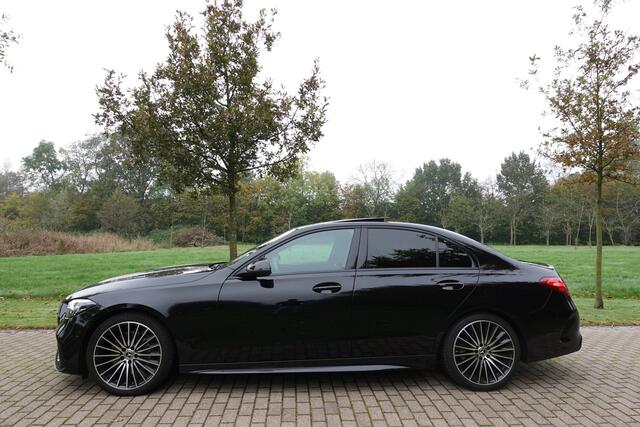 Mercedes-Benz C-KLASSE 200 Launch Edition AMG Line | 360° Camera | Panoramadak | Trekhaak | Sfeerverlichting |