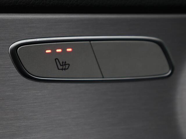Mercedes-Benz C-KLASSE 180 Business Solution AMG | Stoelverwarming | Leder/Alcantara | Carplay | Digital Cockpit | Camera | Full LED | Park Assist | Cruise control | Bluetooth | Climate control