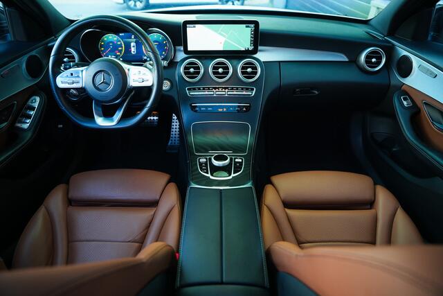 Mercedes-Benz C-KLASSE 180 Advantage Pack AMG-Sportpakket /Facelift-Model/ Pano-Dak/ Sport-Stoelen/ Stoel.Verw/ Night-Pakket/ Camera/ Trekhaak/ 18'' LMV