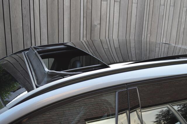 Mercedes-Benz C-KLASSE Estate 300 e AMG Led Leder Panorama Memory Distronic Camera 360 Keyless Night Augmented Pdc