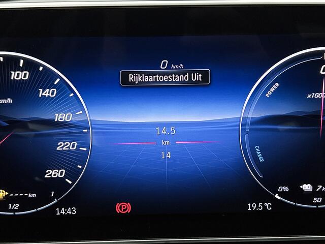 Mercedes-Benz C-KLASSE 300 e Business Solution AMG | Nightpakket | Comfortpakket Plus | Middenconsole metaalstructuur | Trekhaak | Panoramaschuifdak | 360° camera | Smartphone-integratie | Sfeerverlichting | Sierdelen metaalstructuur |
