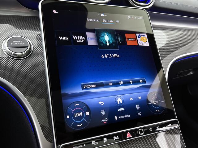 Mercedes-Benz C-KLASSE 300 e Business Solution AMG | Nightpakket | Comfortpakket Plus | Middenconsole metaalstructuur | Trekhaak | Panoramaschuifdak | 360° camera | Smartphone-integratie | Sfeerverlichting | Sierdelen metaalstructuur |