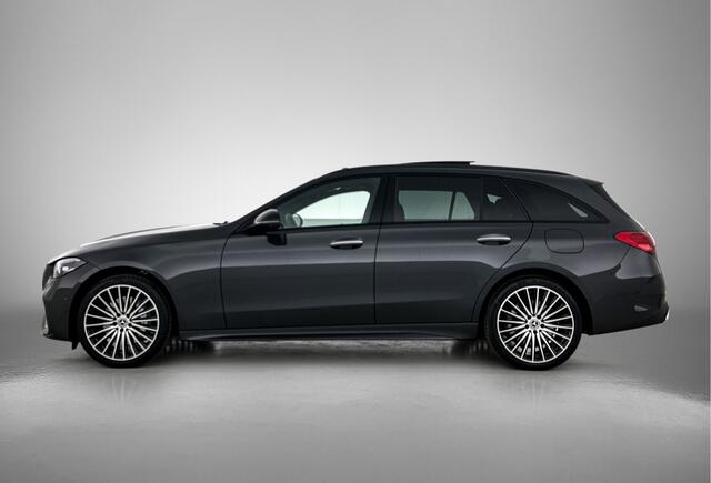 Mercedes-Benz C-KLASSE Estate 300 e Business Solution AMG | Comfortpakket Plus | Nightpakket | Parkeerpakket met 360°-camera | Trekhaak | Panoramaschuifdak | 19" multispaaks lichtmetalen AMG-velgen | GUARD 360° Plus | Middenconsole metaalstructuur |